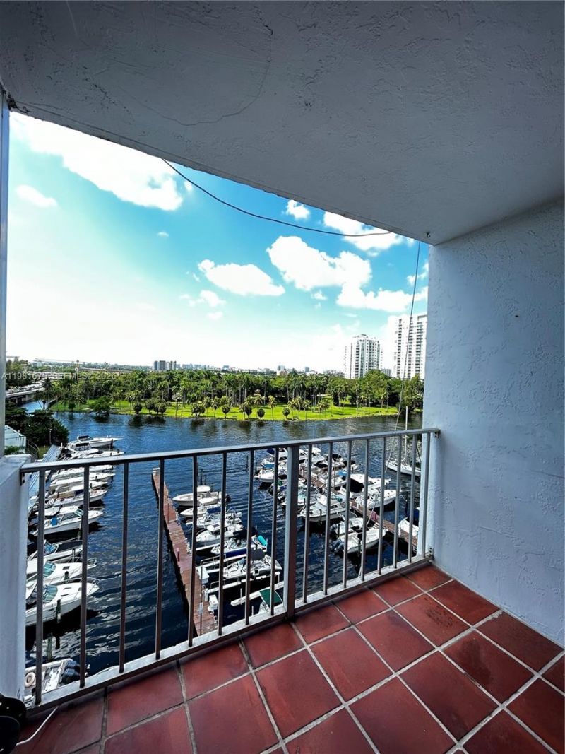 1700 NW N River Dr , Unit 909, Miami, FL 33125 Photo