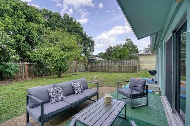 6443 Perry St, Hollywood, FL 33024 Photo