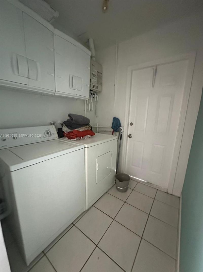 6443 Perry St, Hollywood, FL 33024 Photo