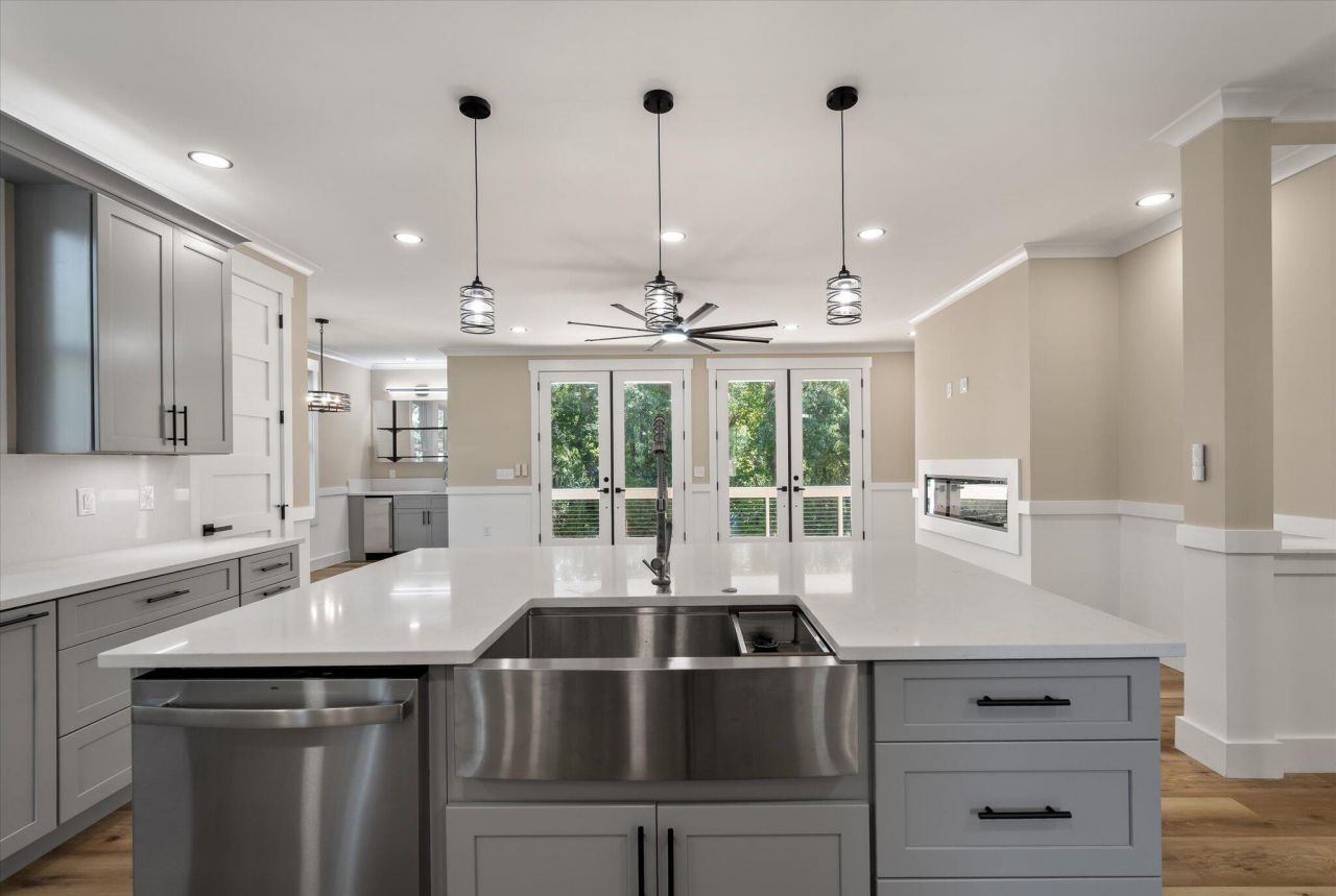 1216 Old Towne Road Photo 10