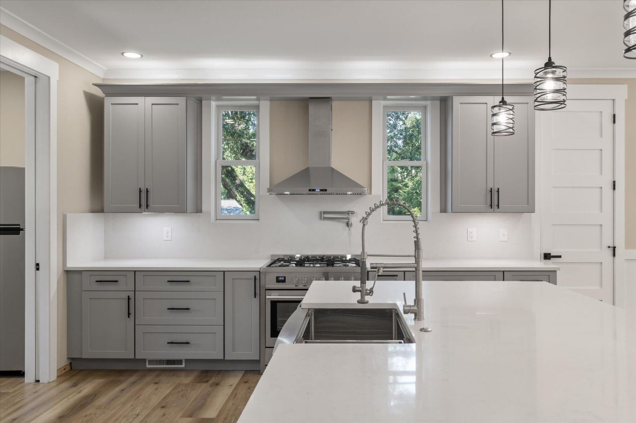 1216 Old Towne Road Photo 12