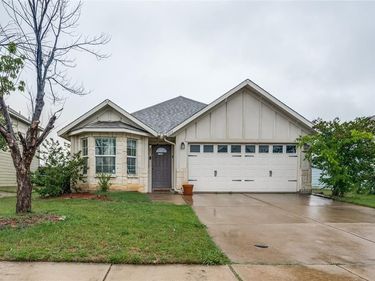 229 Chalk Mountain Drive, Fort Worth, TX 76140