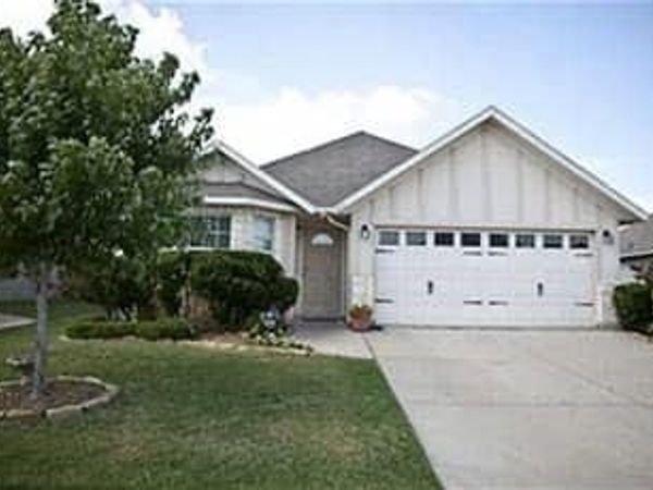 229 Chalk Mountain Drive, Fort Worth, TX 76140