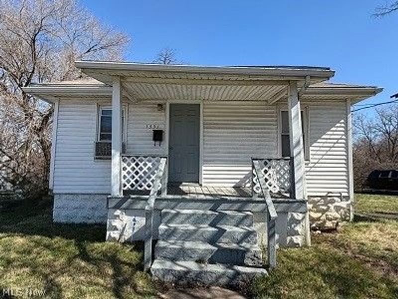 1351 W Main Street, Zanesville, OH 43701 Photo 2