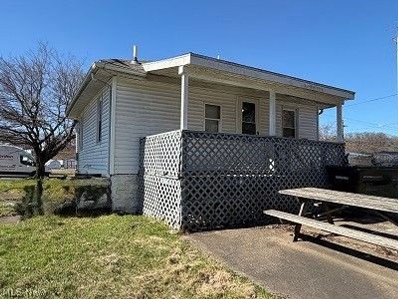 1351 W Main Street, Zanesville, OH 43701 Photo 3