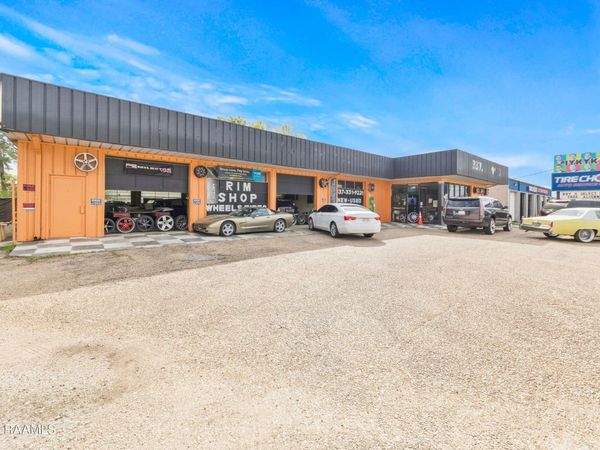 2016 NE Evangeline Thruway , Lafayette, LA 70501