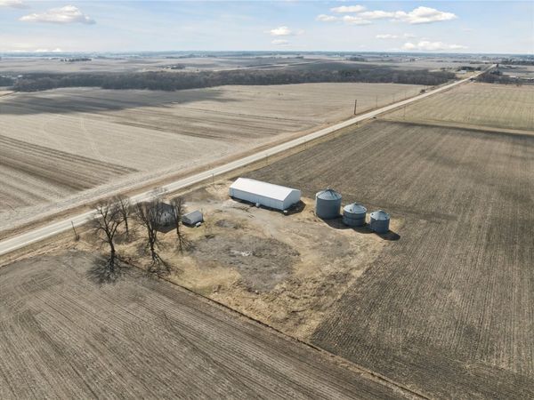 2921 220th Street, Winthrop, IA 50682