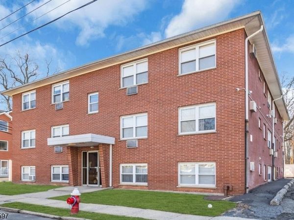 100 Luttgen Pl, Linden, NJ 07036