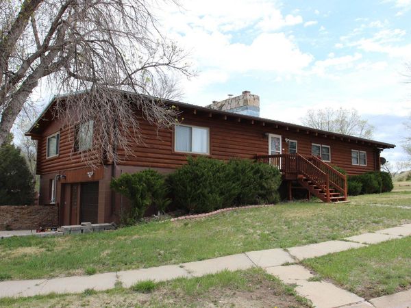 1004 F Street, Edgemont, SD 57735