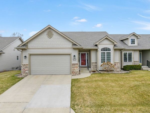 8932 Stonepointe Lane, Johnston, IA 50131