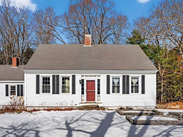 10 Lower Flying Point Road, Freeport, ME 04032