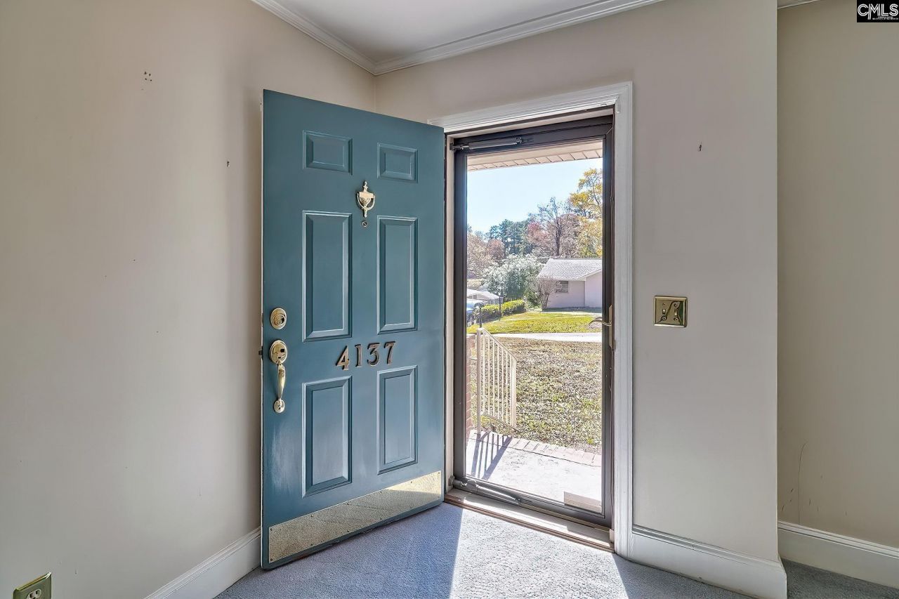 4137 Pinehaven Court  Photo 4