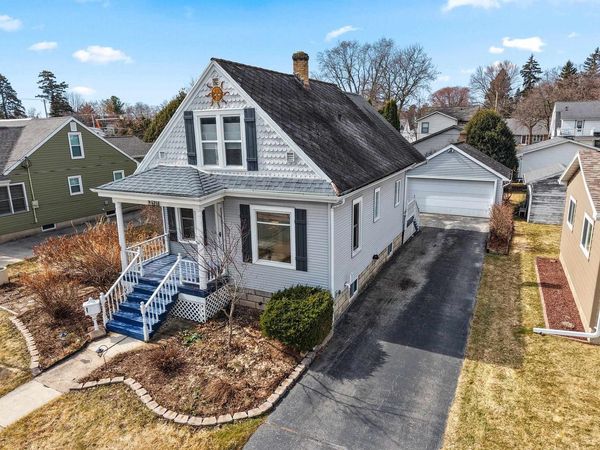 1525 N CLARK STREET, Appleton, WI 54911