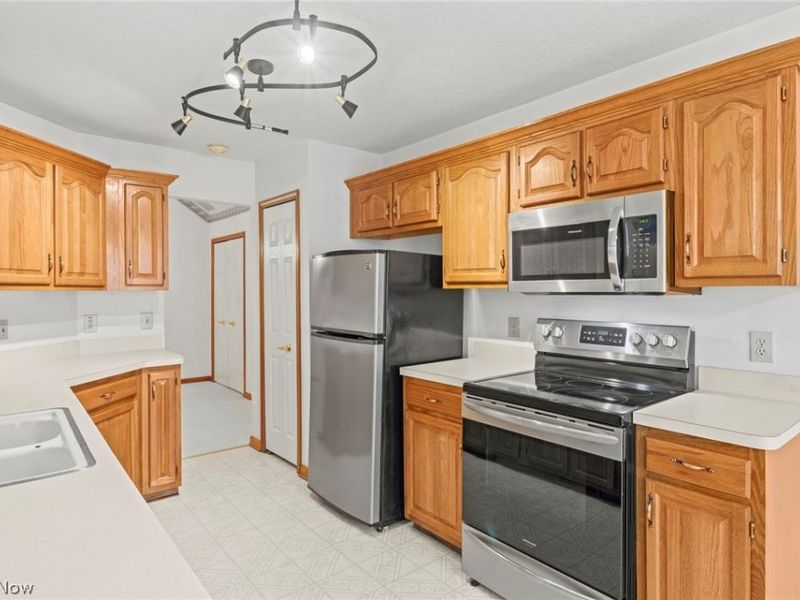 30370 Sugar Sand Lane, North Olmsted, OH 44070 Photo 15