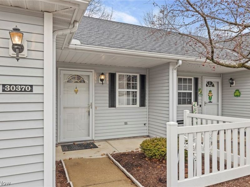 30370 Sugar Sand Lane, North Olmsted, OH 44070 Photo 5