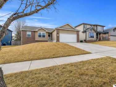 8931 Berg Drive , Lincoln, NE 68505