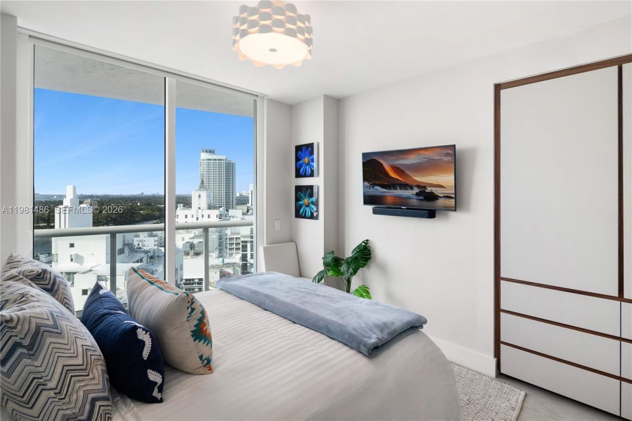 3801 Collins Ave , Unit 1906, Miami Beach, FL 33140 Photo