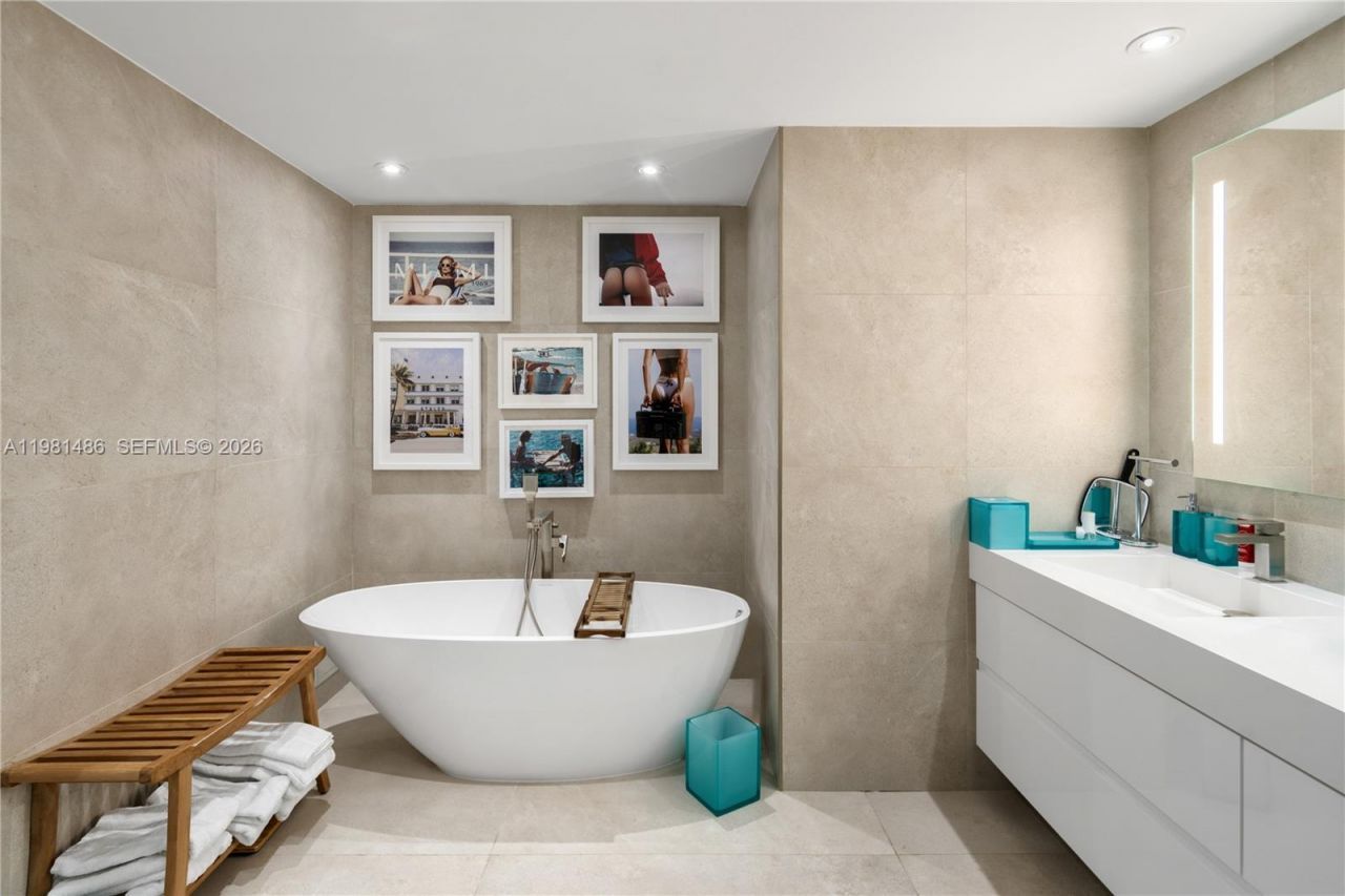 3801 Collins Ave , Unit 1906, Miami Beach, FL 33140 Photo