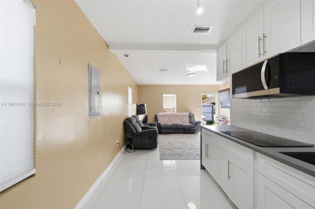 6324 NW 1st Pl, Miami, FL 33150 Photo