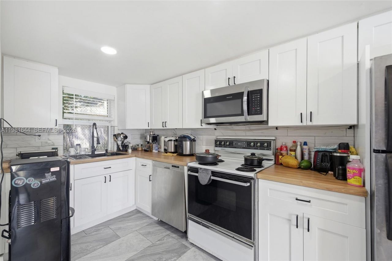 6324 NW 1st Pl, Miami, FL 33150 Photo