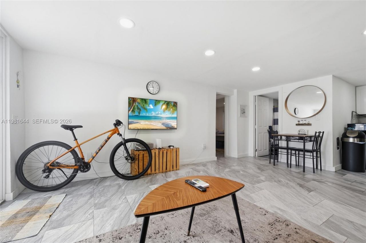 6324 NW 1st Pl, Miami, FL 33150 Photo