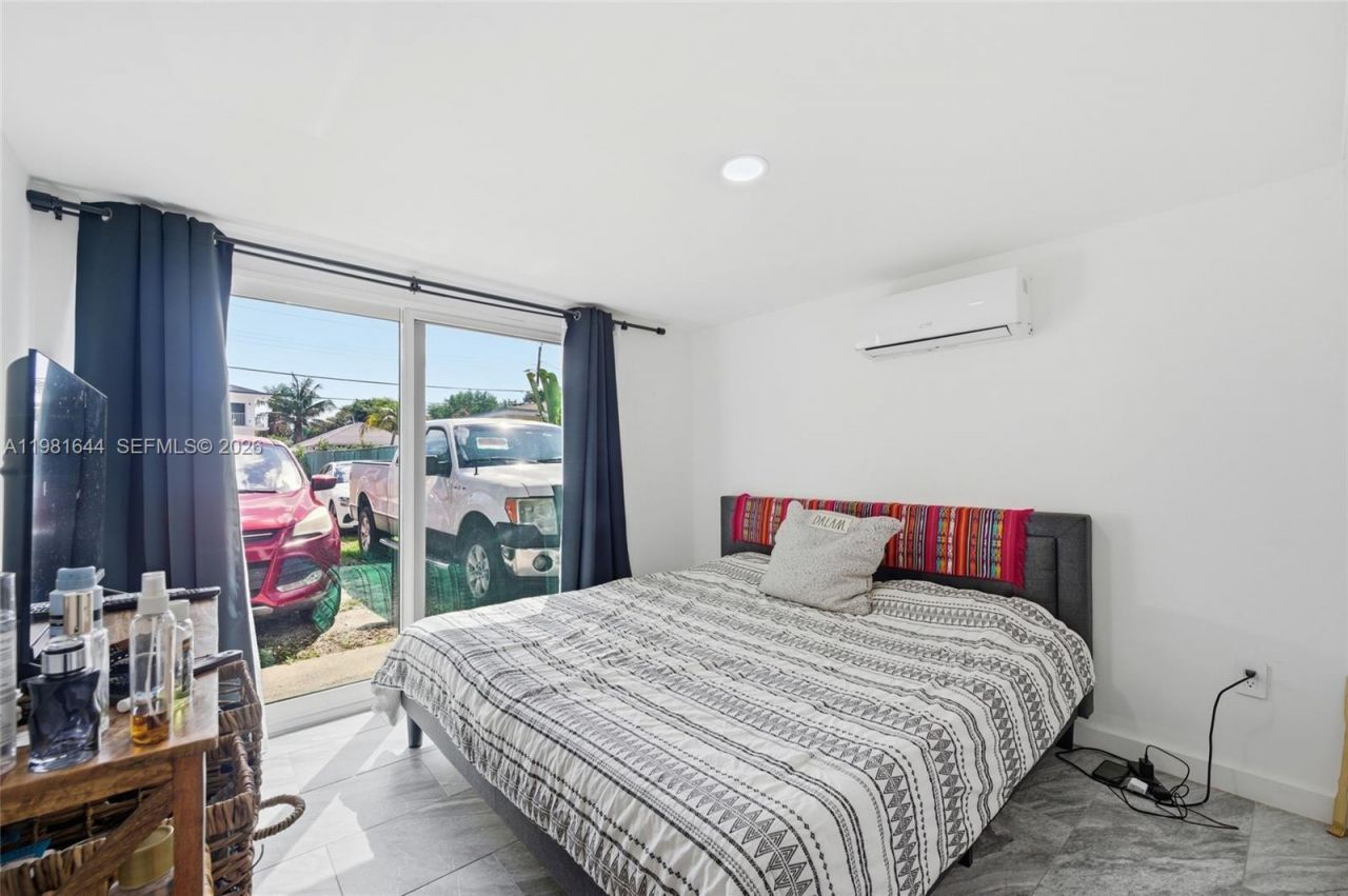 6324 NW 1st Pl, Miami, FL 33150 Photo