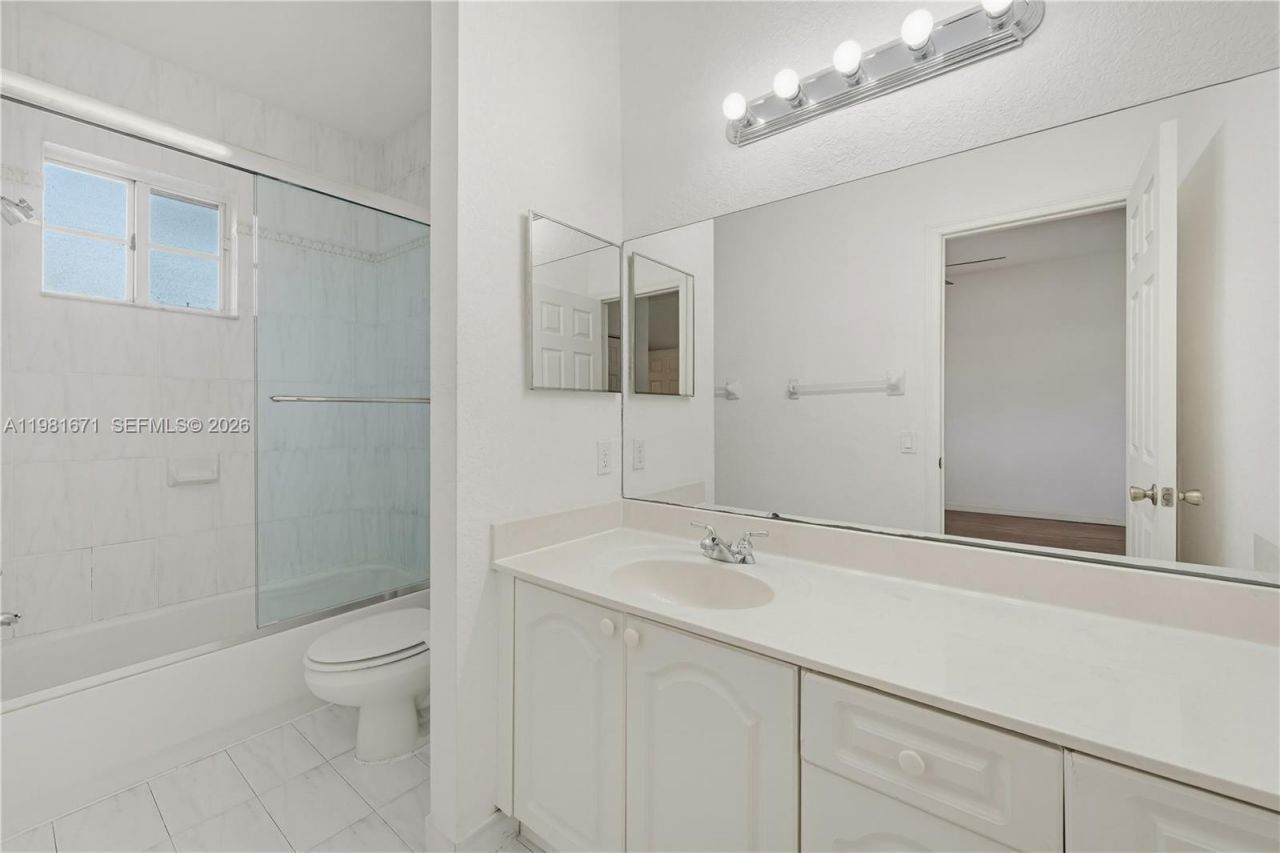 1166 NW 100th Ave, Pembroke Pines, FL 33024 Photo