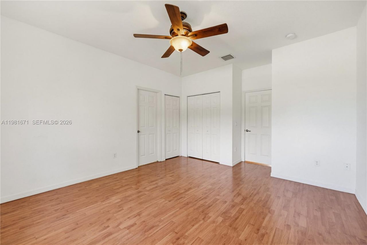 1166 NW 100th Ave, Pembroke Pines, FL 33024 Photo