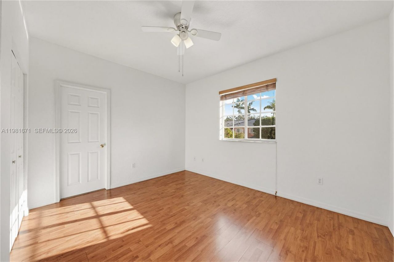 1166 NW 100th Ave, Pembroke Pines, FL 33024 Photo