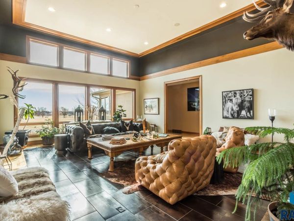 6300 S Pinehurst Ct, Sioux Falls, SD 57108