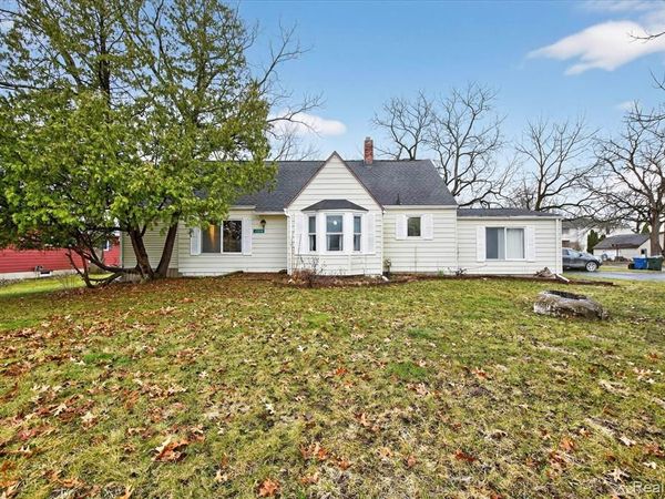 13520 N Fenton Road, Fenton Twp, MI 48430