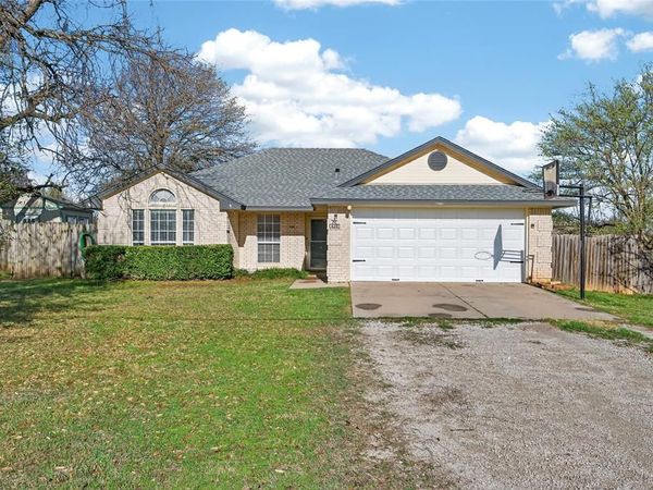 420 Robert Drive, Springtown, TX 76082