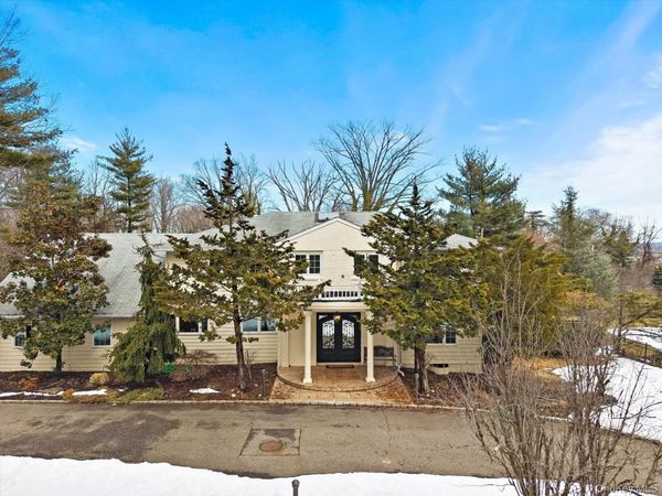 15 Cricket Lane , Great Neck, NY 11024