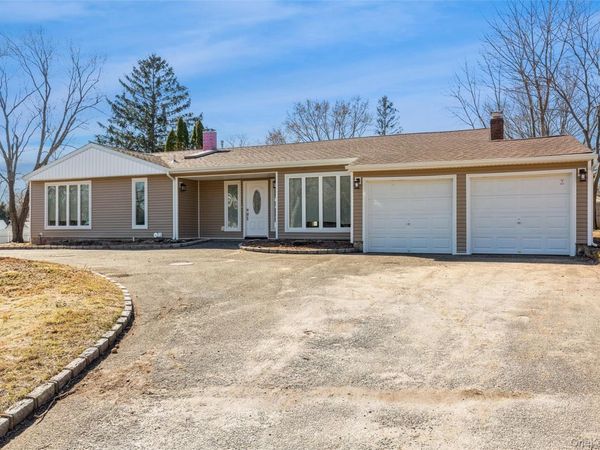 12 Fowler Lane, Mount Sinai, NY 11766