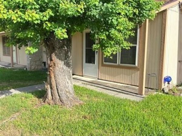 1051 Country Club Unit G #26 Drive , Unit 26, Seguin, TX 78155