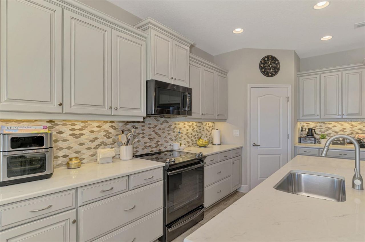 1337 Thornbury Drive, Parrish, FL 34219 Photo