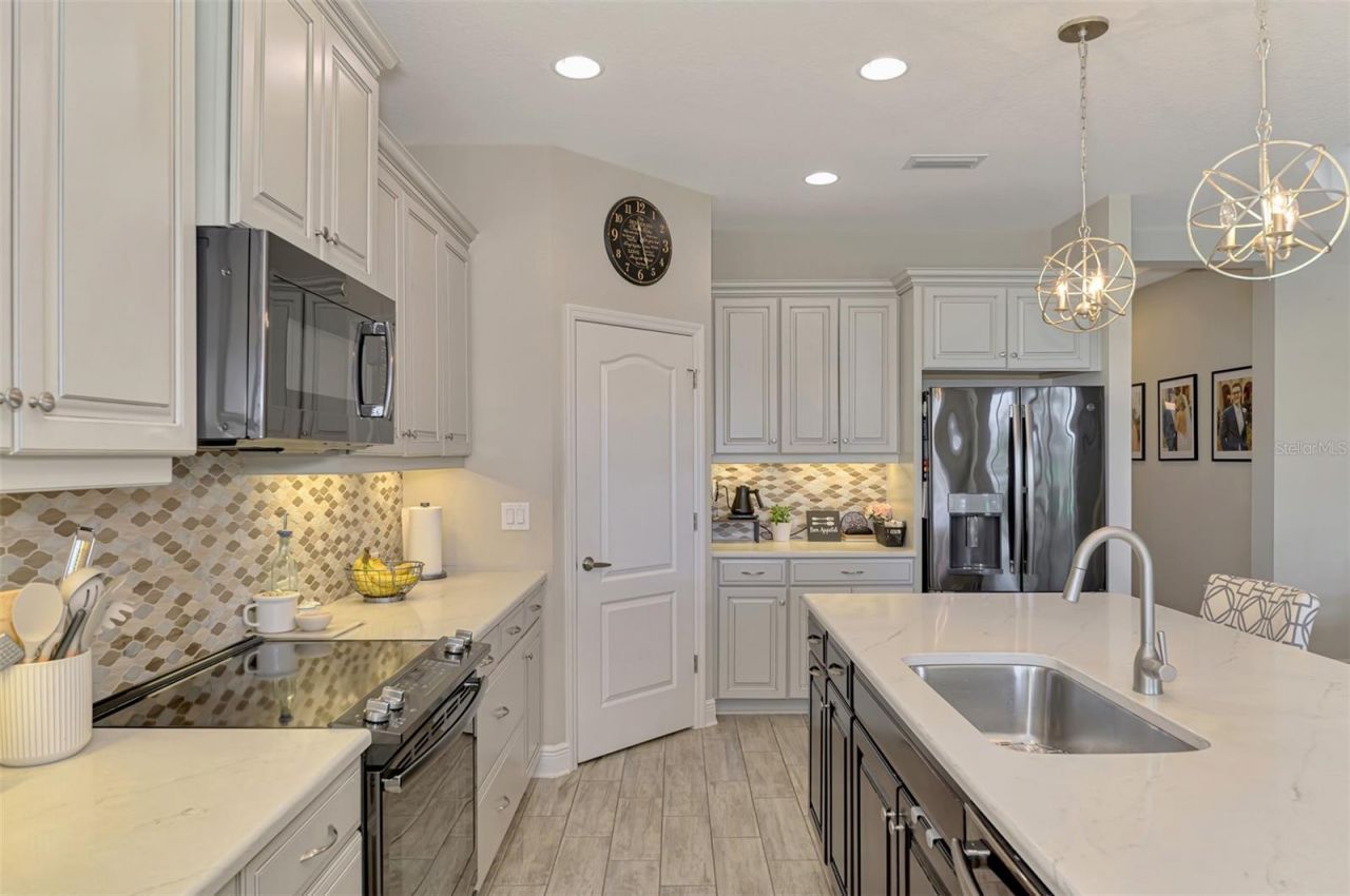 1337 Thornbury Drive, Parrish, FL 34219 Photo