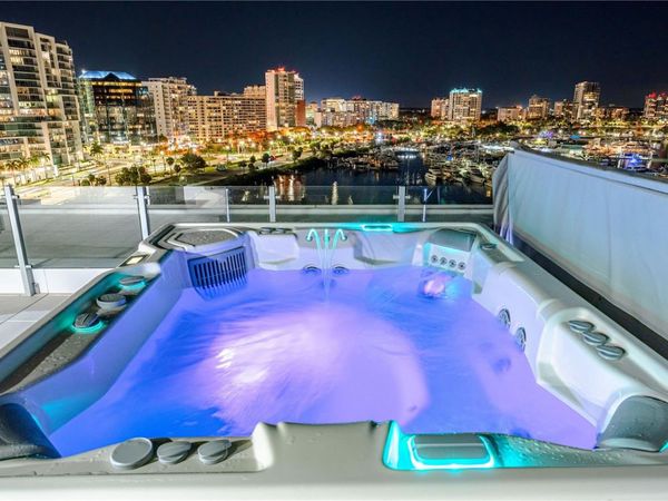 111 GOLDEN GATE, Unit 801PH, SARASOTA, FL 34236