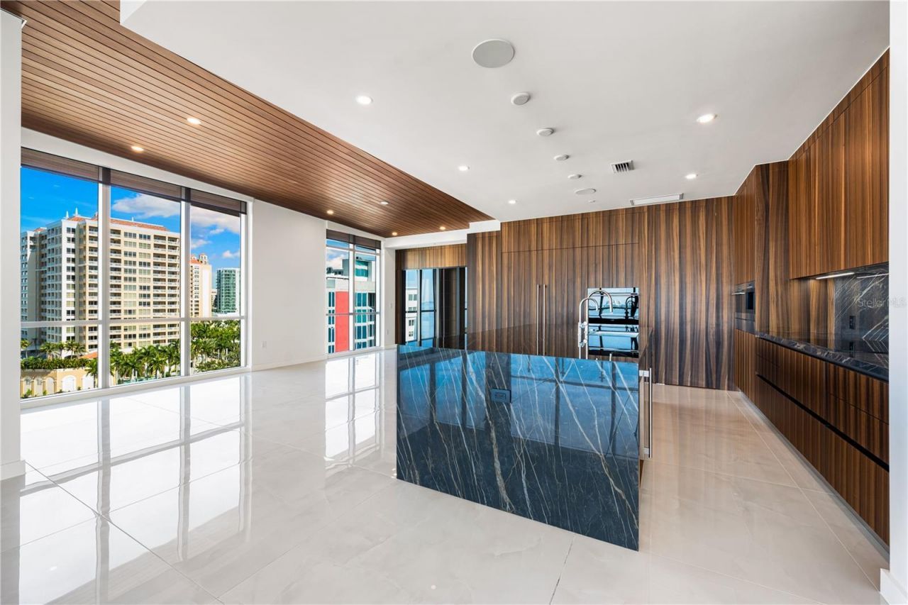 111 Golden Gate, Unit 801PH, Sarasota, FL 34236 Photo