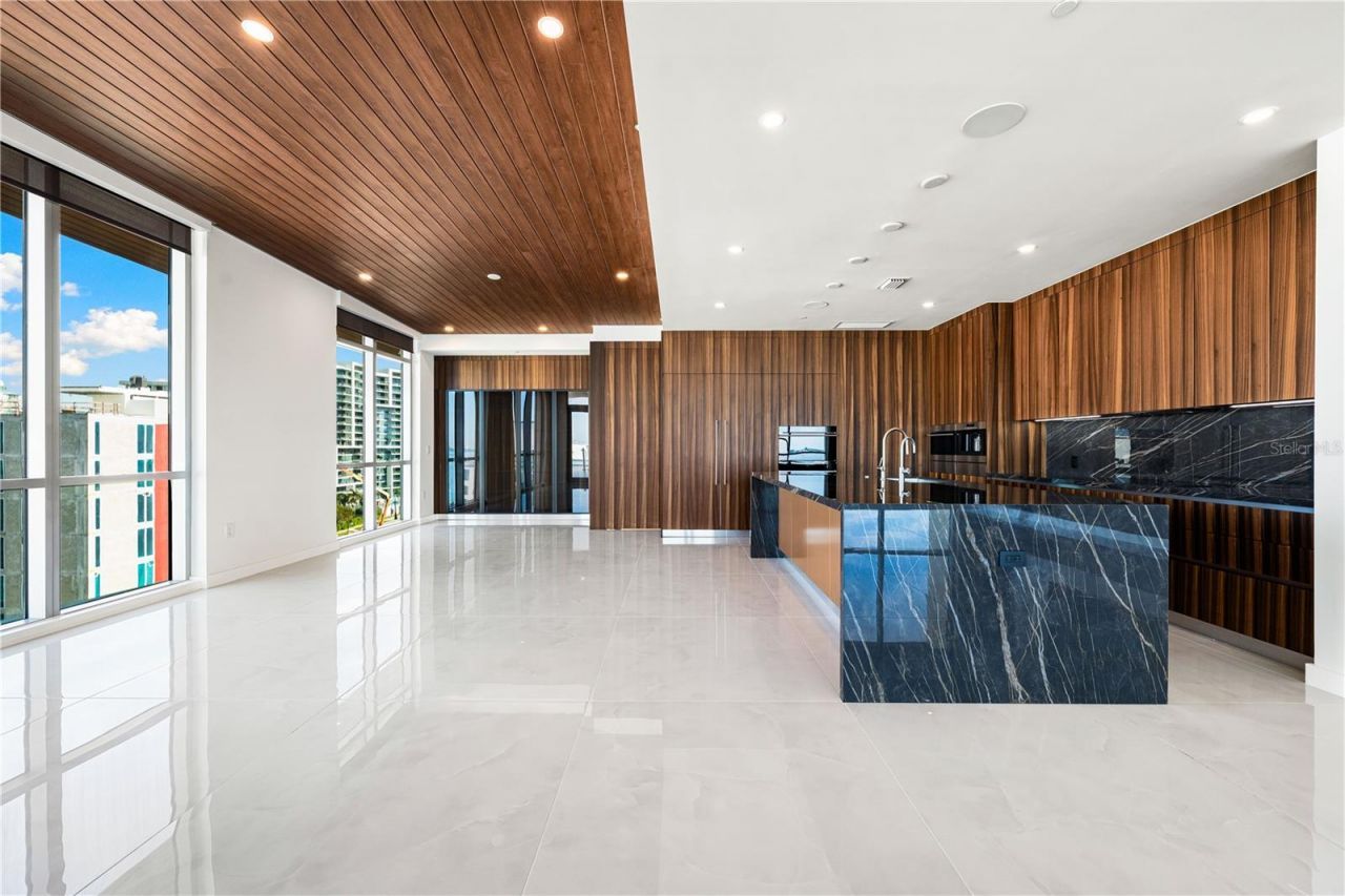 111 Golden Gate, Unit 801PH, Sarasota, FL 34236 Photo