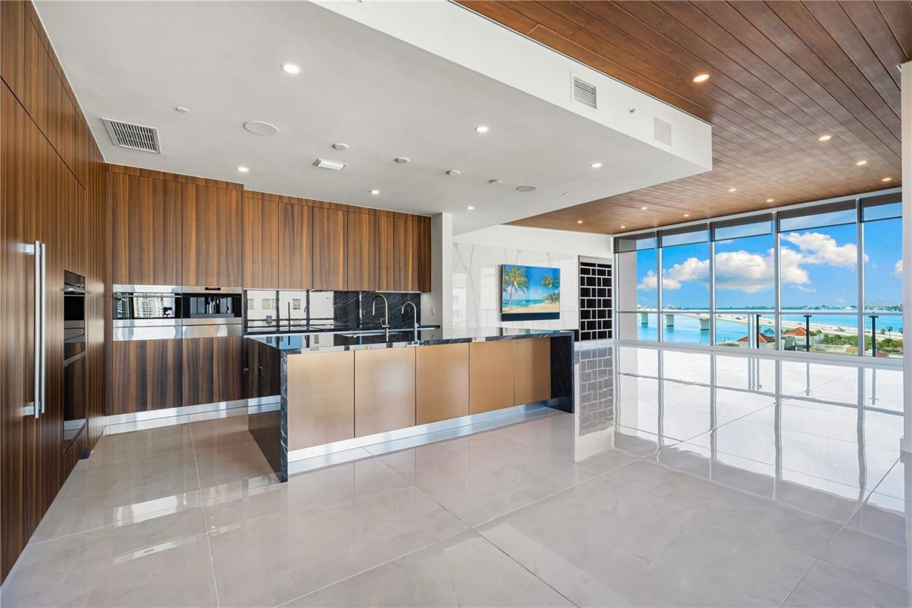 111 Golden Gate, Unit 801PH, Sarasota, FL 34236 Photo