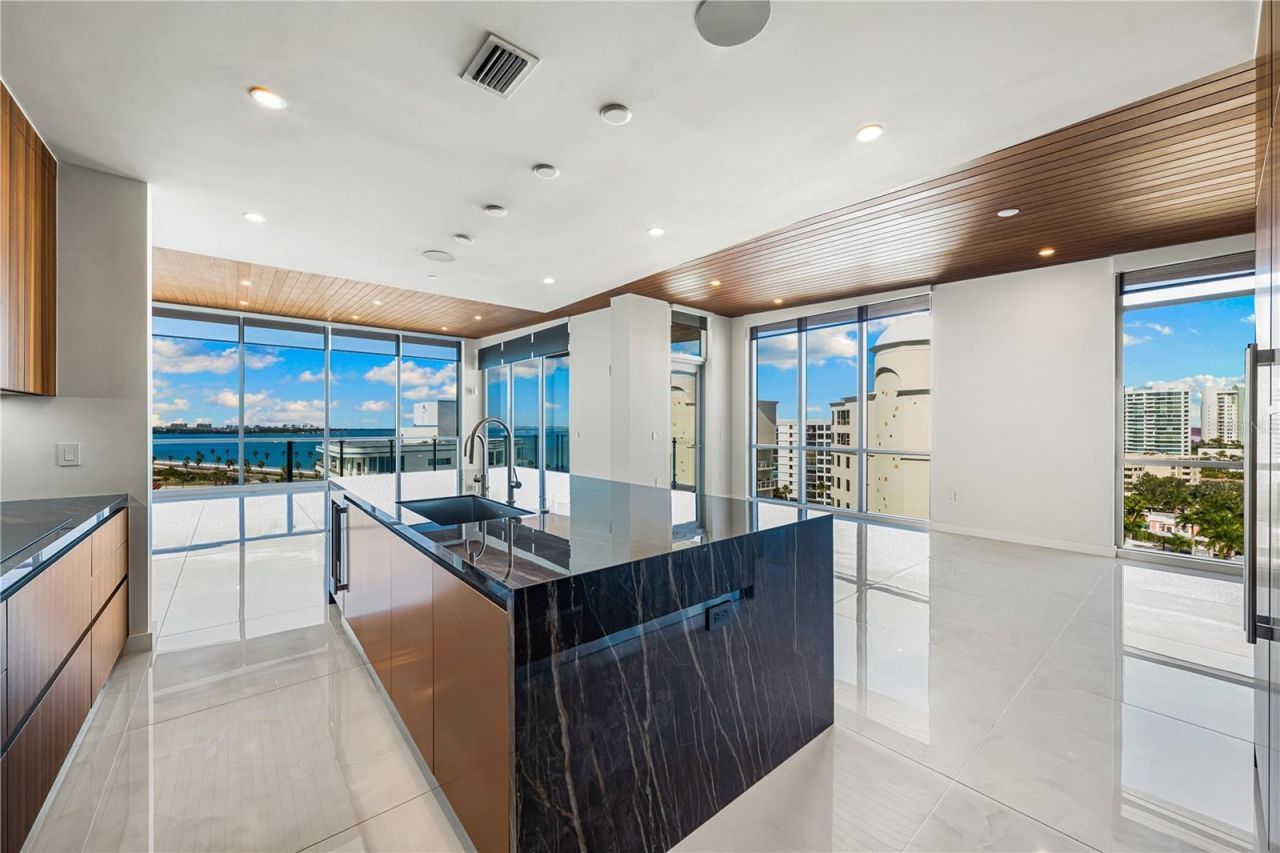 111 Golden Gate, Unit 801PH, Sarasota, FL 34236 Photo