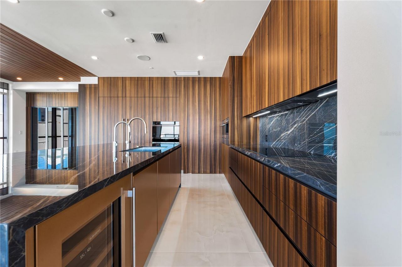 111 Golden Gate, Unit 801PH, Sarasota, FL 34236 Photo