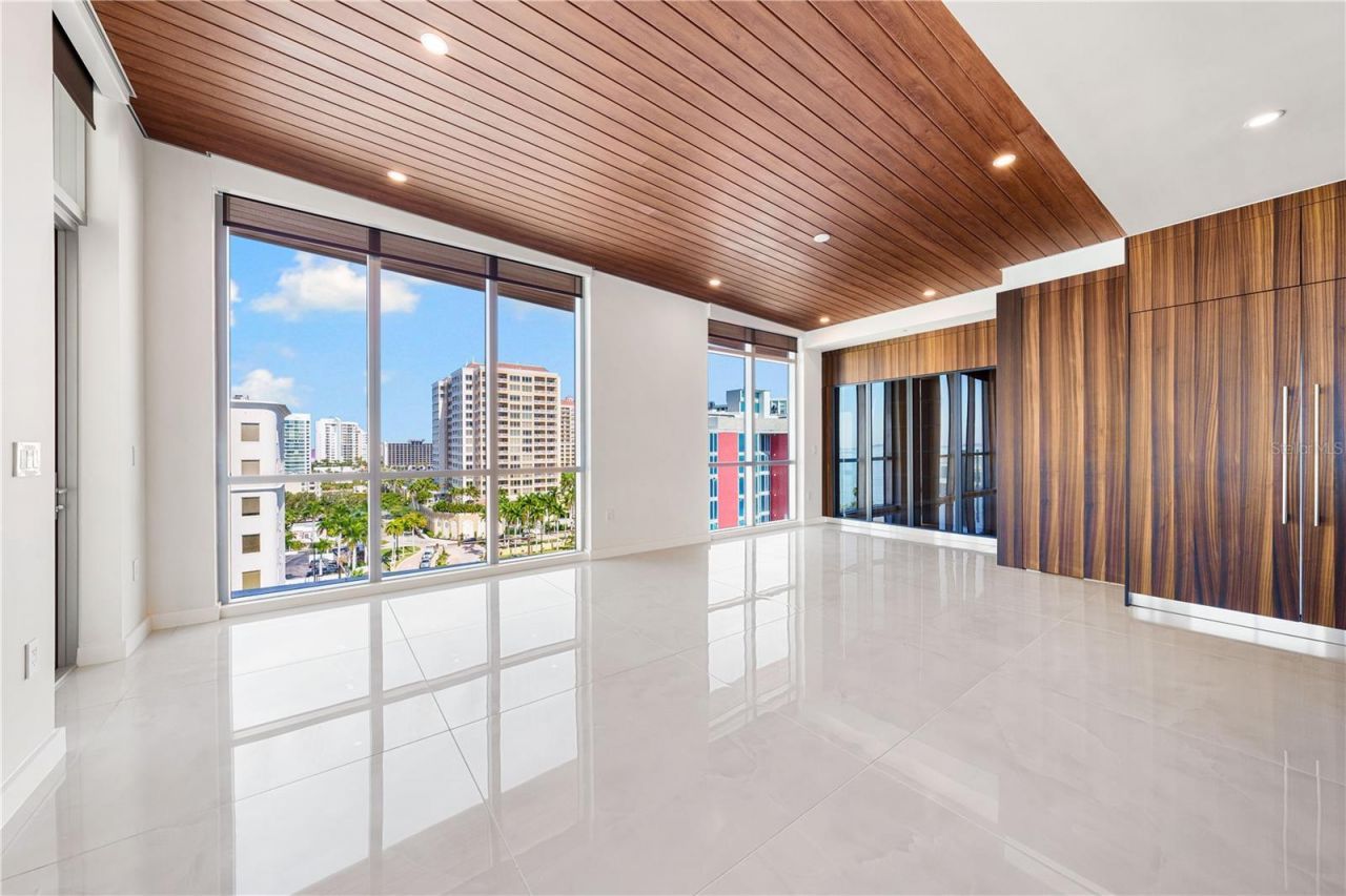 111 Golden Gate, Unit 801PH, Sarasota, FL 34236 Photo