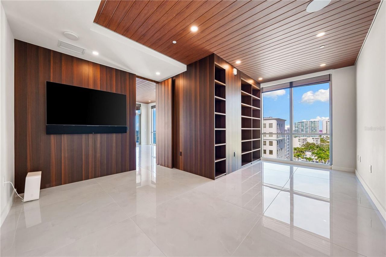 111 Golden Gate, Unit 801PH, Sarasota, FL 34236 Photo