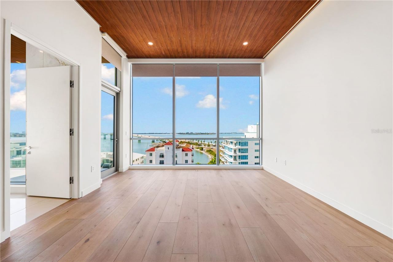 111 Golden Gate, Unit 801PH, Sarasota, FL 34236 Photo