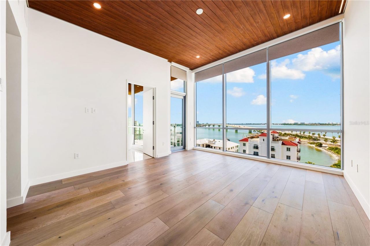 111 Golden Gate, Unit 801PH, Sarasota, FL 34236 Photo