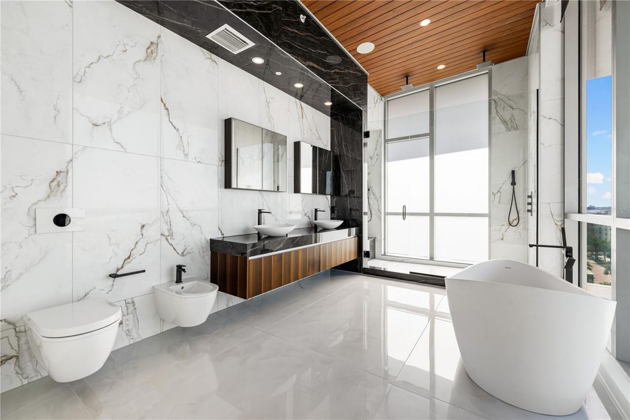 111 Golden Gate, Unit 801PH, Sarasota, FL 34236 Photo