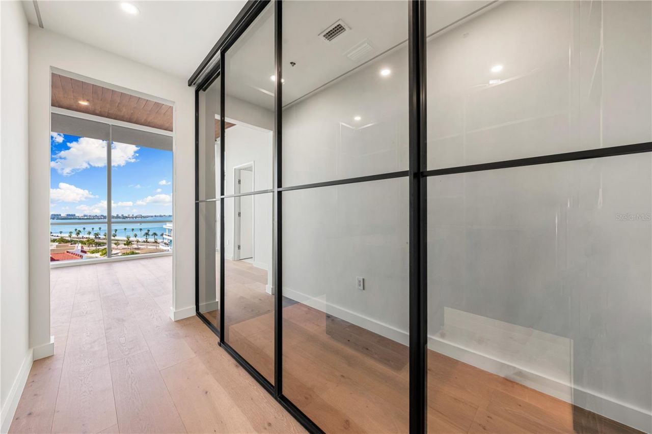 111 Golden Gate, Unit 801PH, Sarasota, FL 34236 Photo