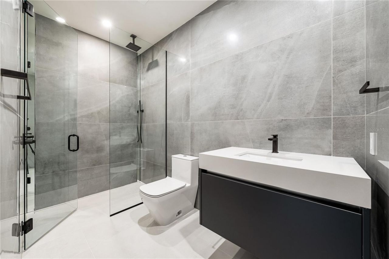 111 Golden Gate, Unit 801PH, Sarasota, FL 34236 Photo